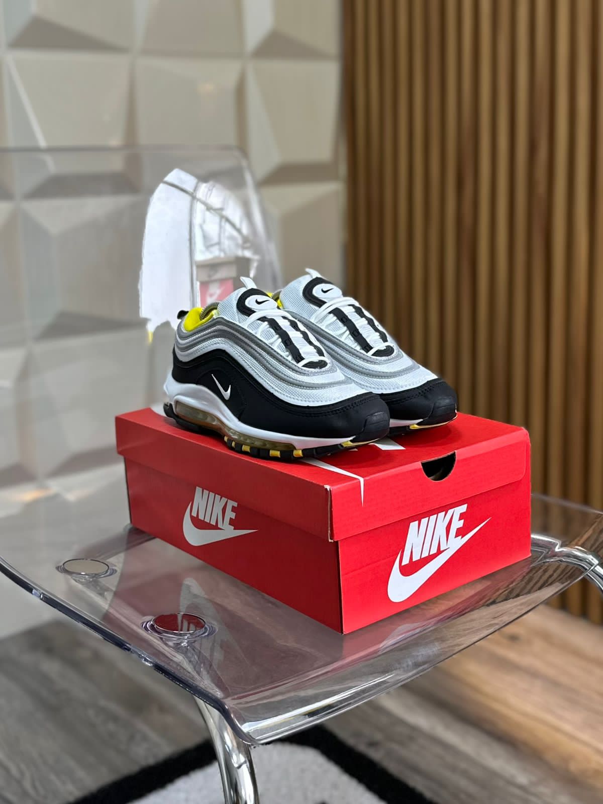 Tenis importados para caballero,  en diferentes tonos
