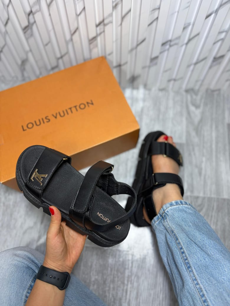Sandalias diferentes marcas