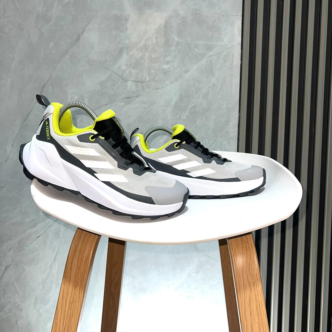 Tenis importados ADIDAS TERREX