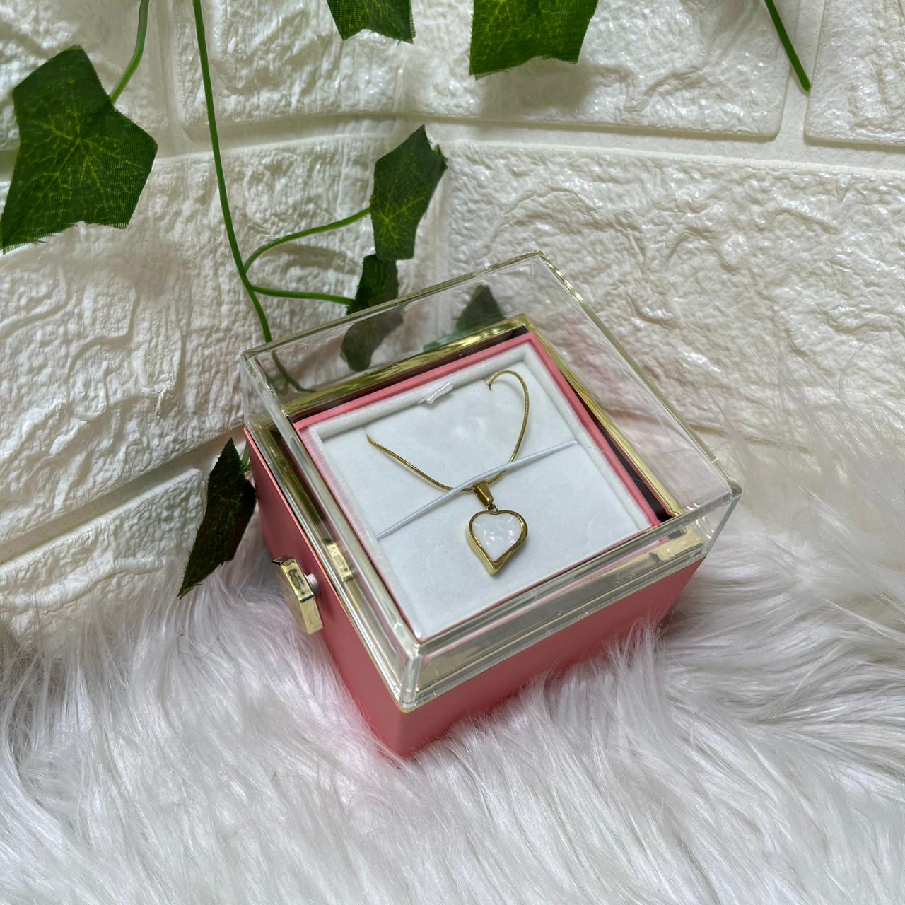 flower box (empty box)