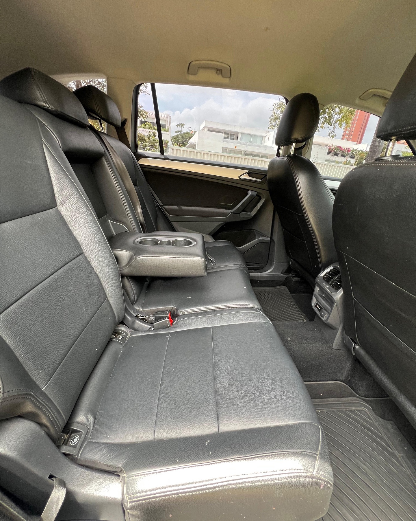 VOLKSWAGEN TIGUAN CONFORTLINE