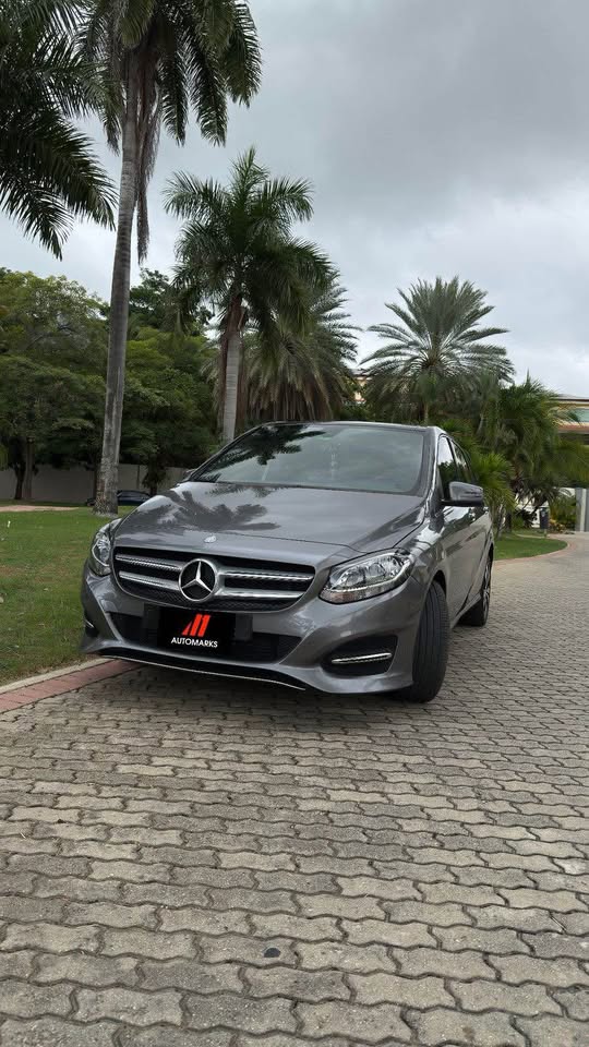 MERCEDES BENZ B 180
