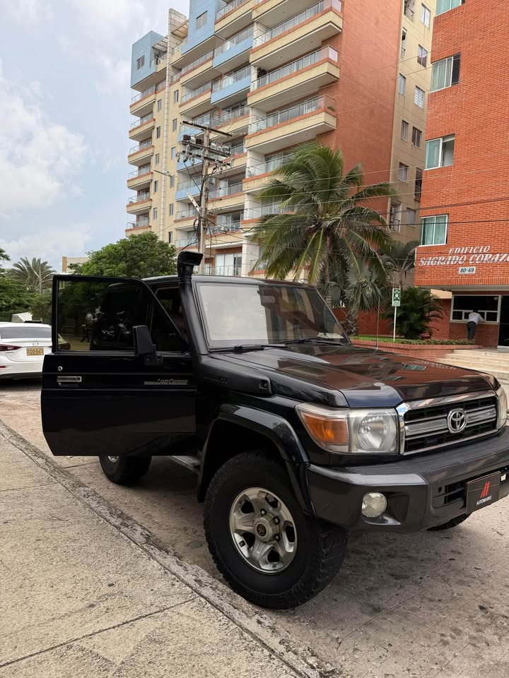 TOYOTA MACHITO