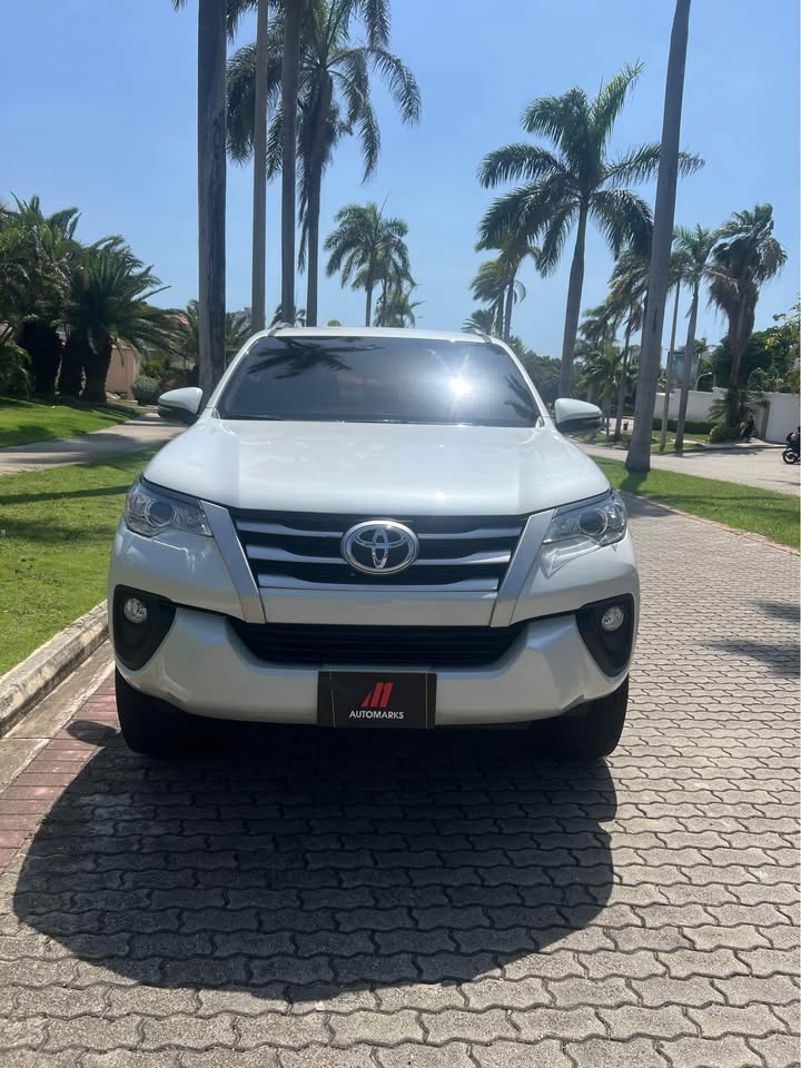 TOYOTA FORTUNER SW4 