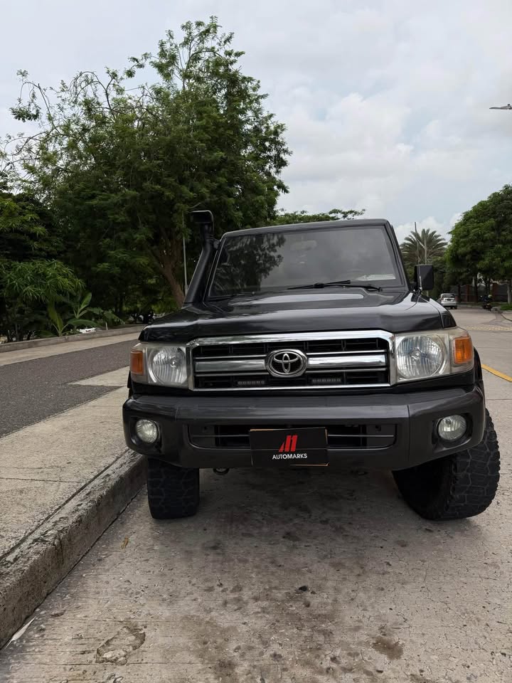 TOYOTA MACHITO