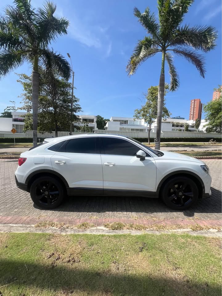 AUDI Q3 SPORTBACK