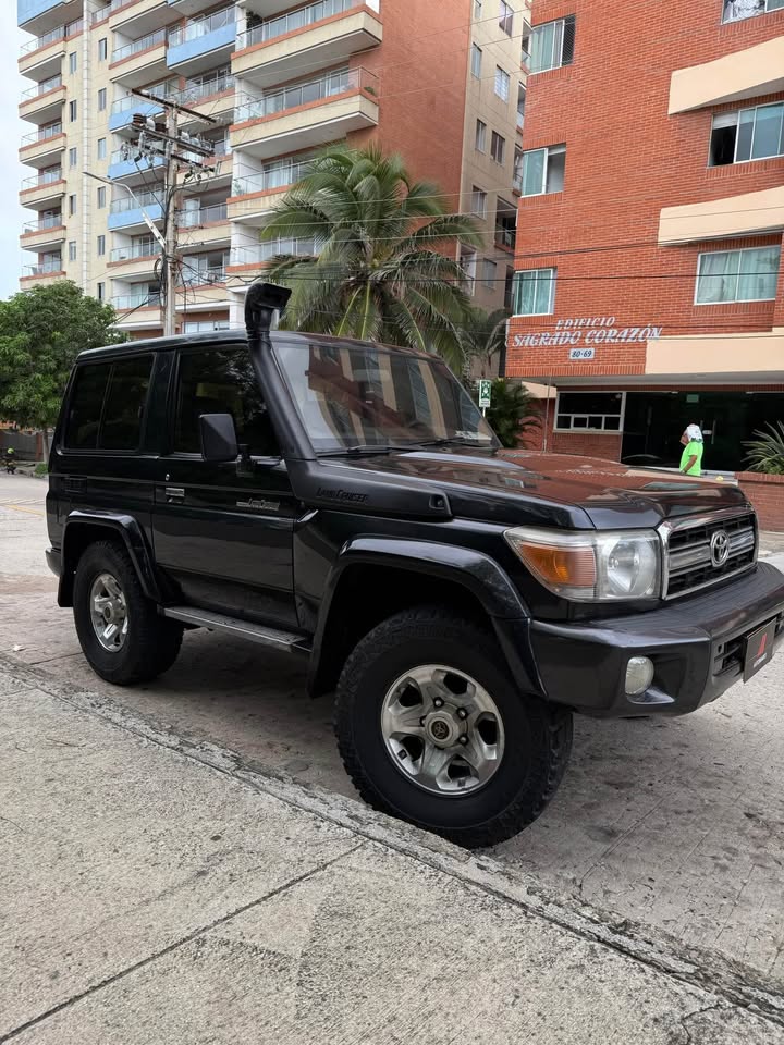 TOYOTA MACHITO