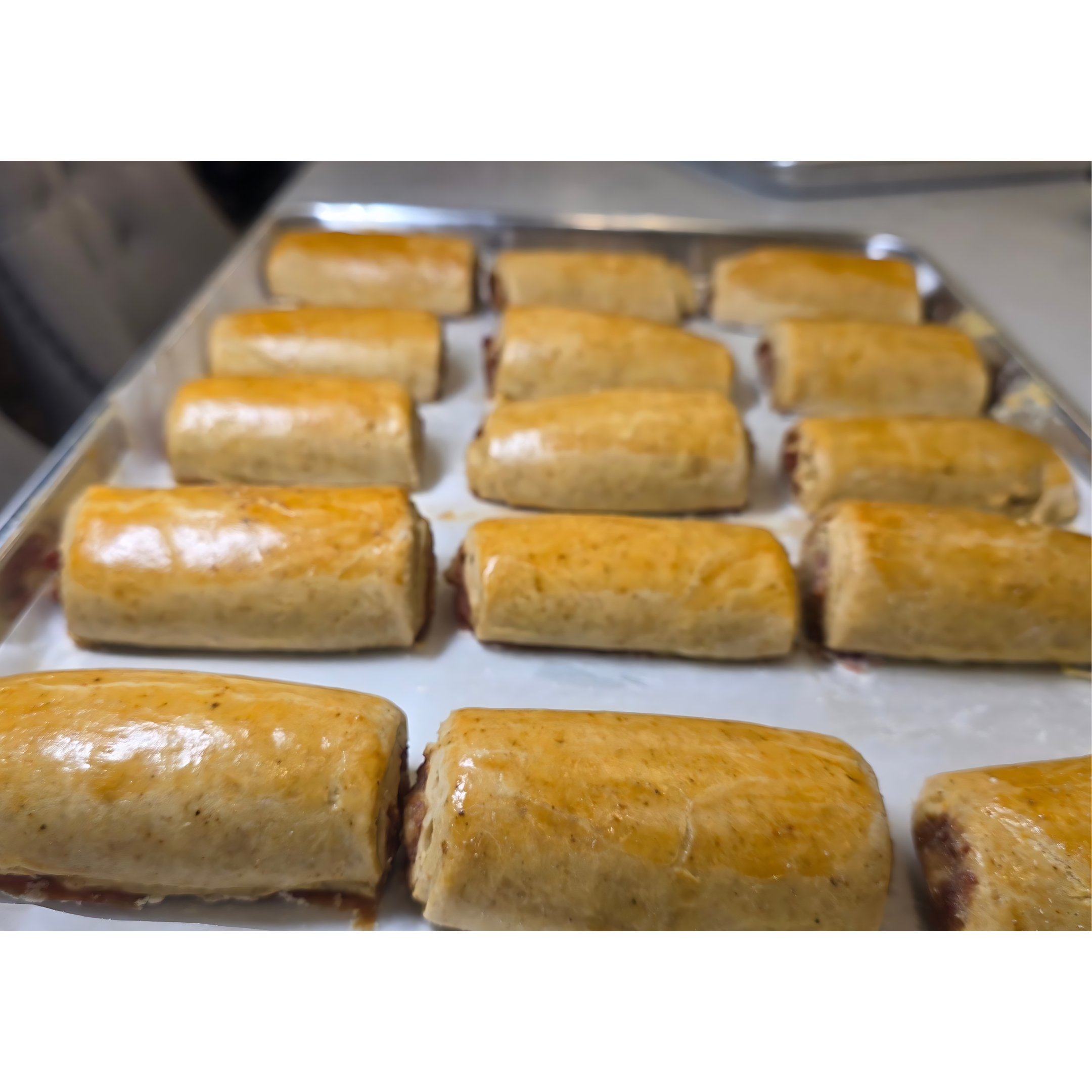 Medium Size Golden Sausage Rolls – Flavor in Every Bite