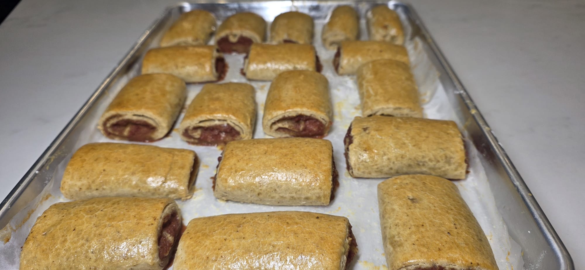 Medium Size Golden Sausage Rolls – Flavor in Every Bite