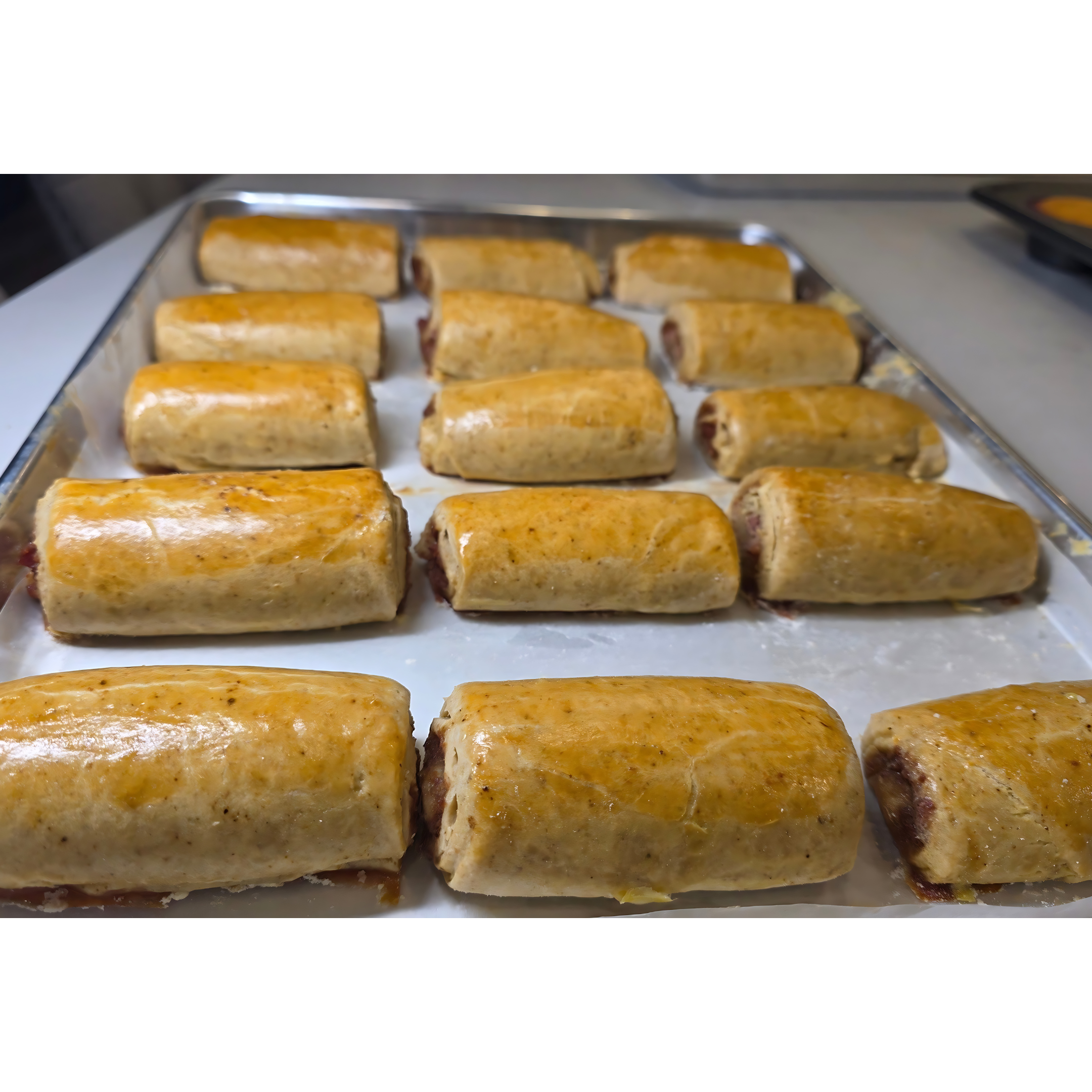 Medium Size Golden Sausage Rolls – Flavor in Every Bite