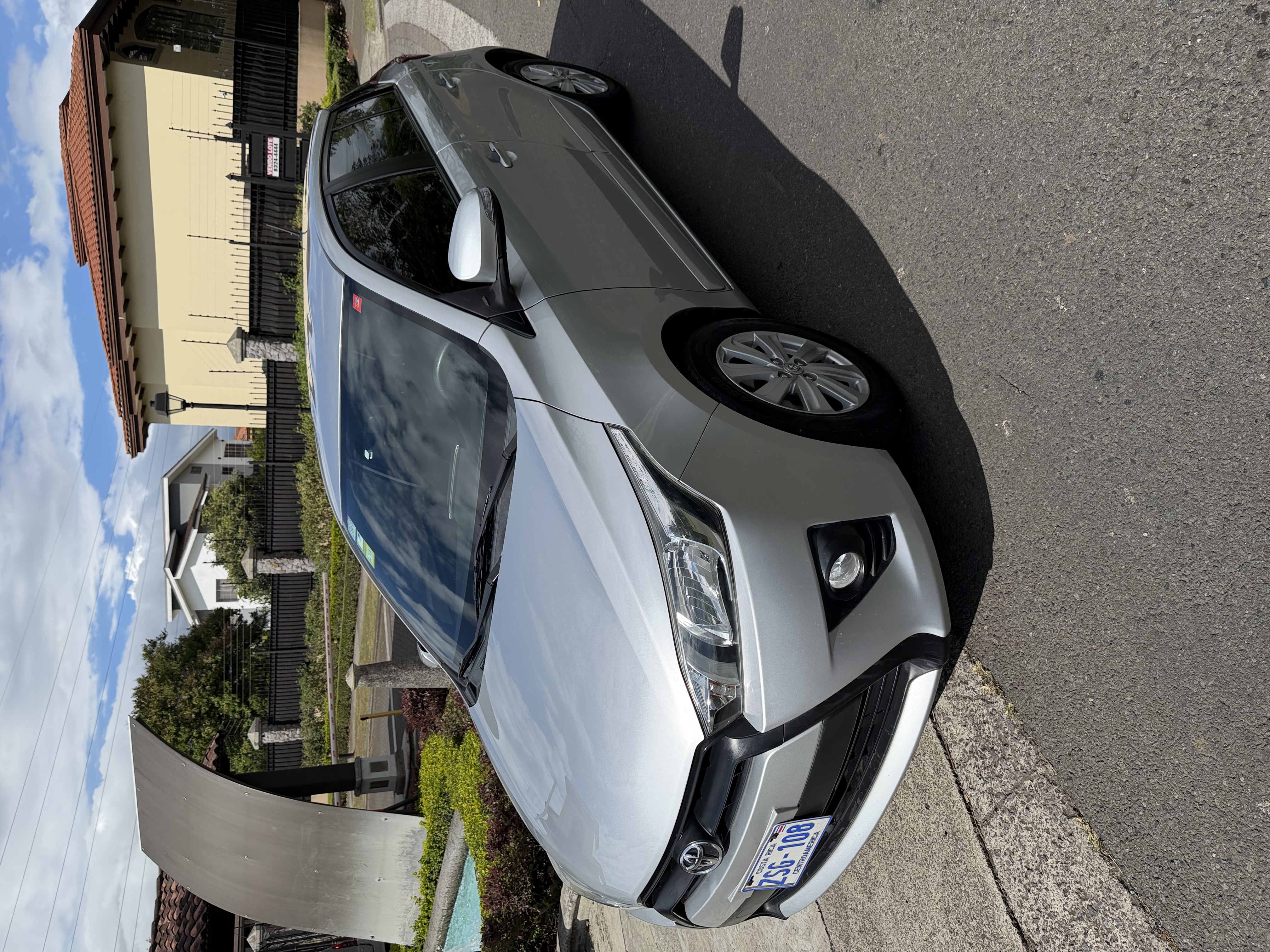 Toyota Yaris S Hatchback 2016 | Nacional Purdy | ¡Solo 86,200 km! Impecable