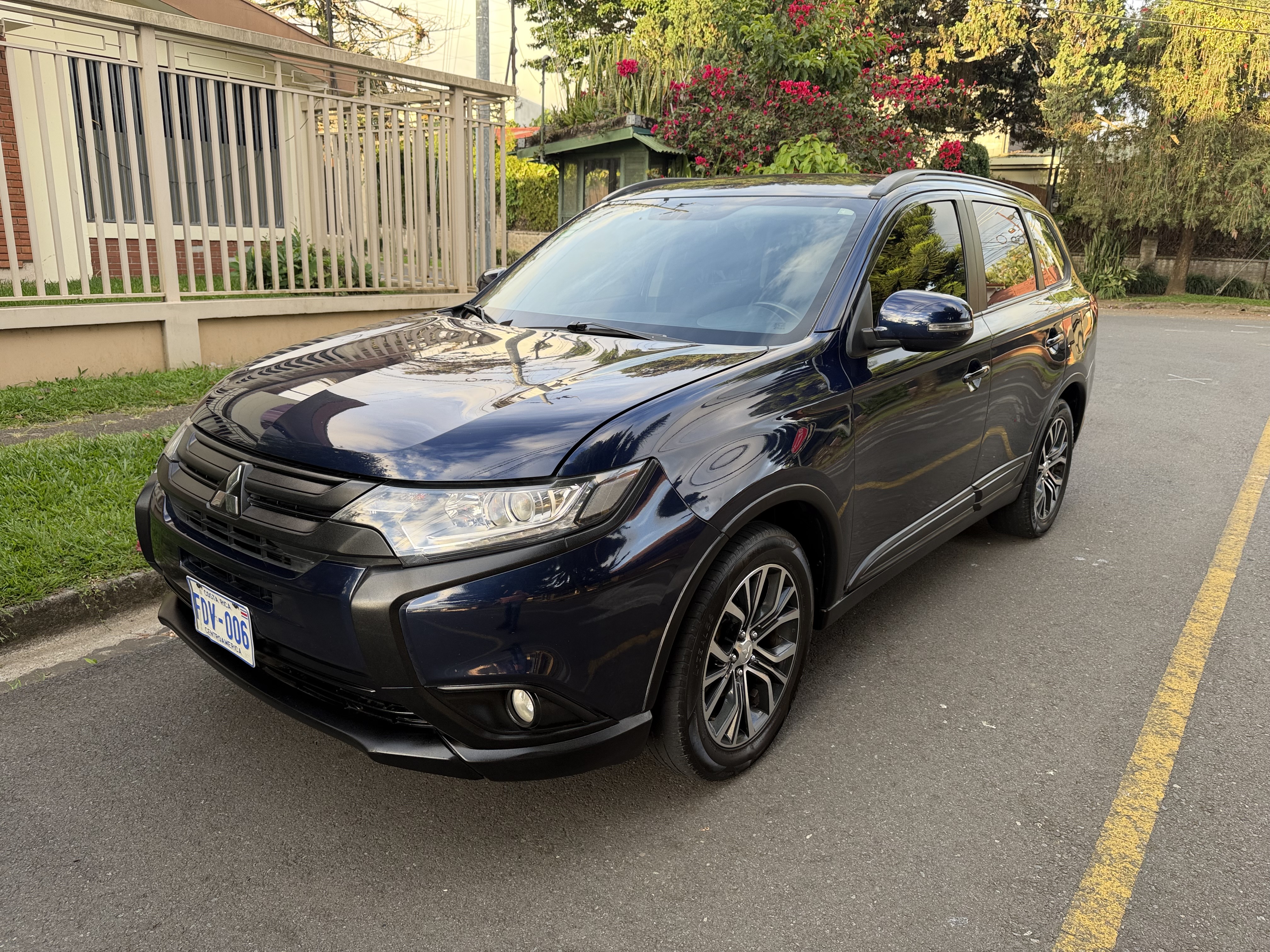 MITSUBISHI OUTLANDER 2017 | Nacional de agencia 