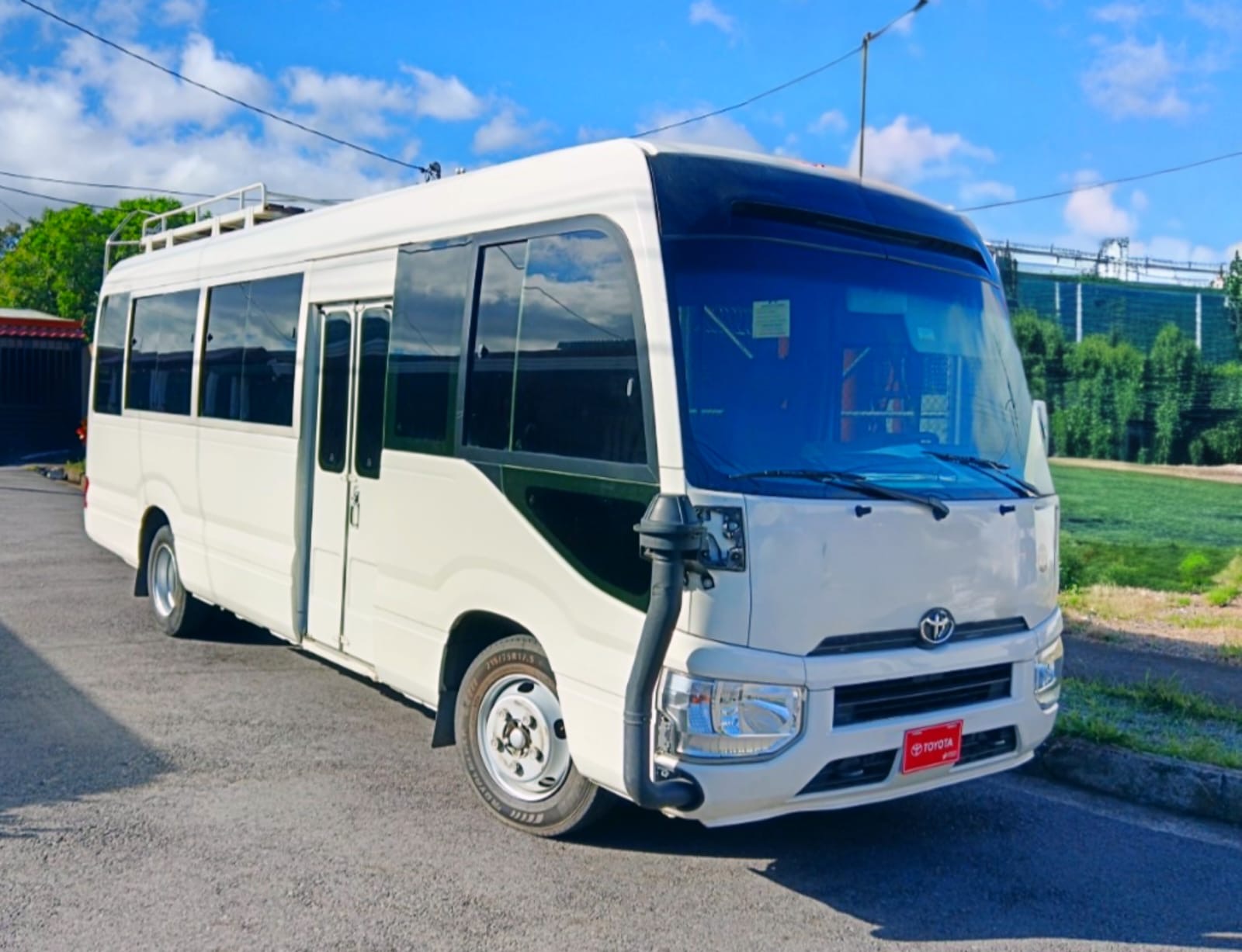 Toyota Coaster 2020, Capacidad 30 Pasajeros. Manual Diesel.