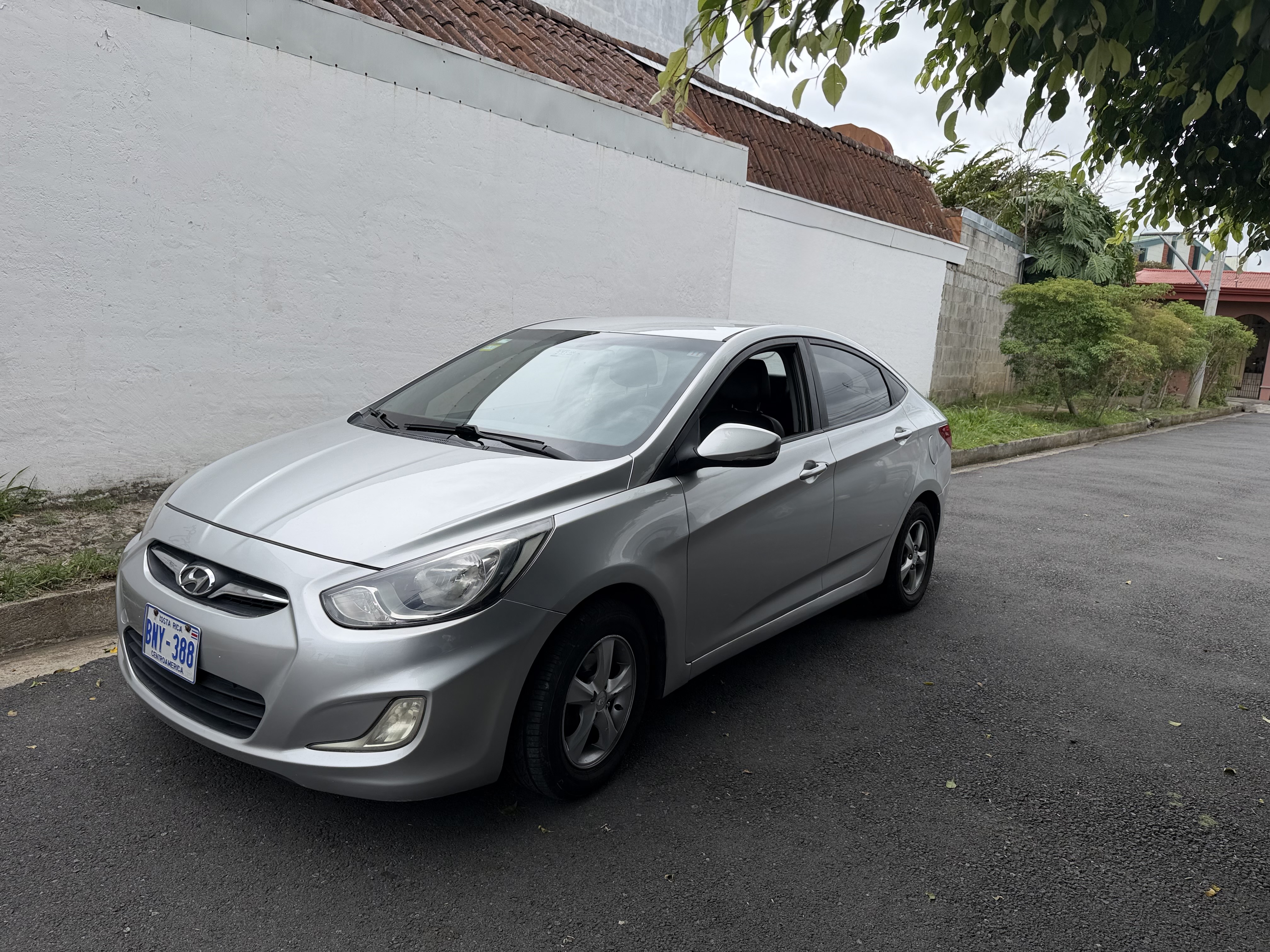 HYUNDAI ACCENT 2011 | AUTOMÁTICO | ¡Solo 12,500 km por año!