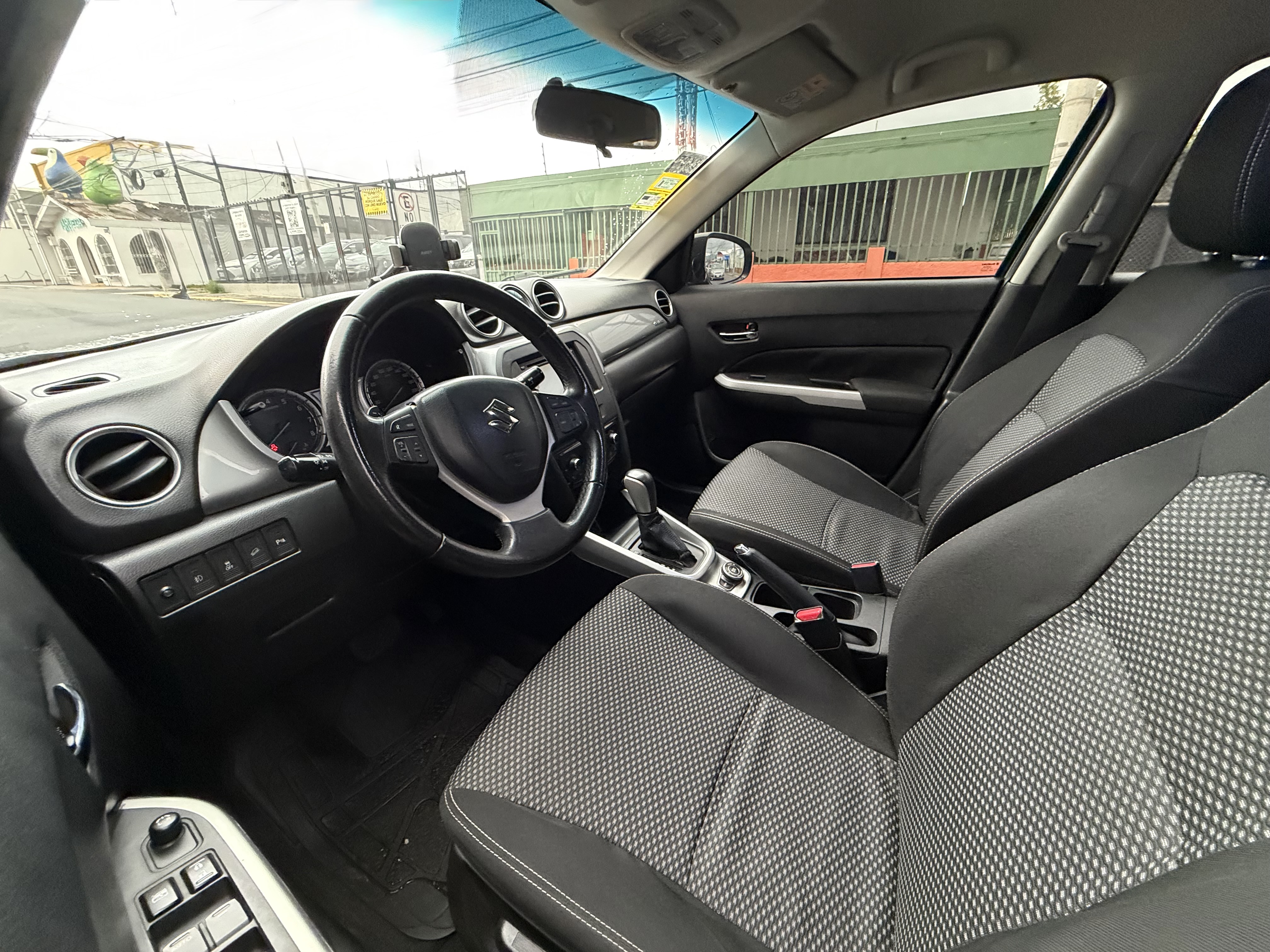 🚙 Suzuki Vitara GL Plus A 2016 — AllGrip 4WD *Automático, Nacional de Agencia ✨ SUV versátil | Estilo bicolor | Tecnología y confort