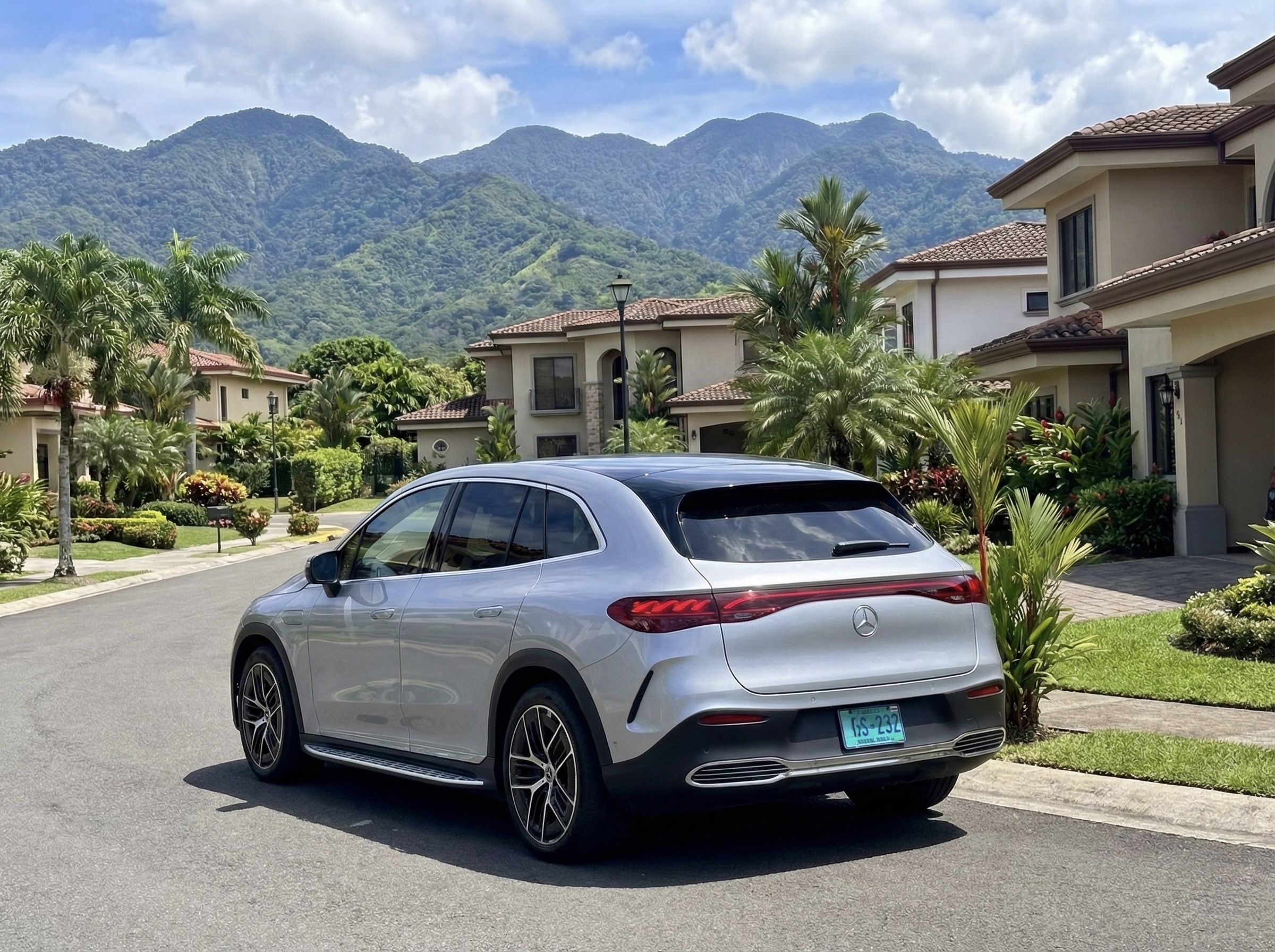 🚙 Mercedes-Benz EQE SUV 350+ 2023 — Lujo eléctrico, potencia ✨ SUV eléctrico premium | Motor 292 hp | Autonomía hasta 628 km |