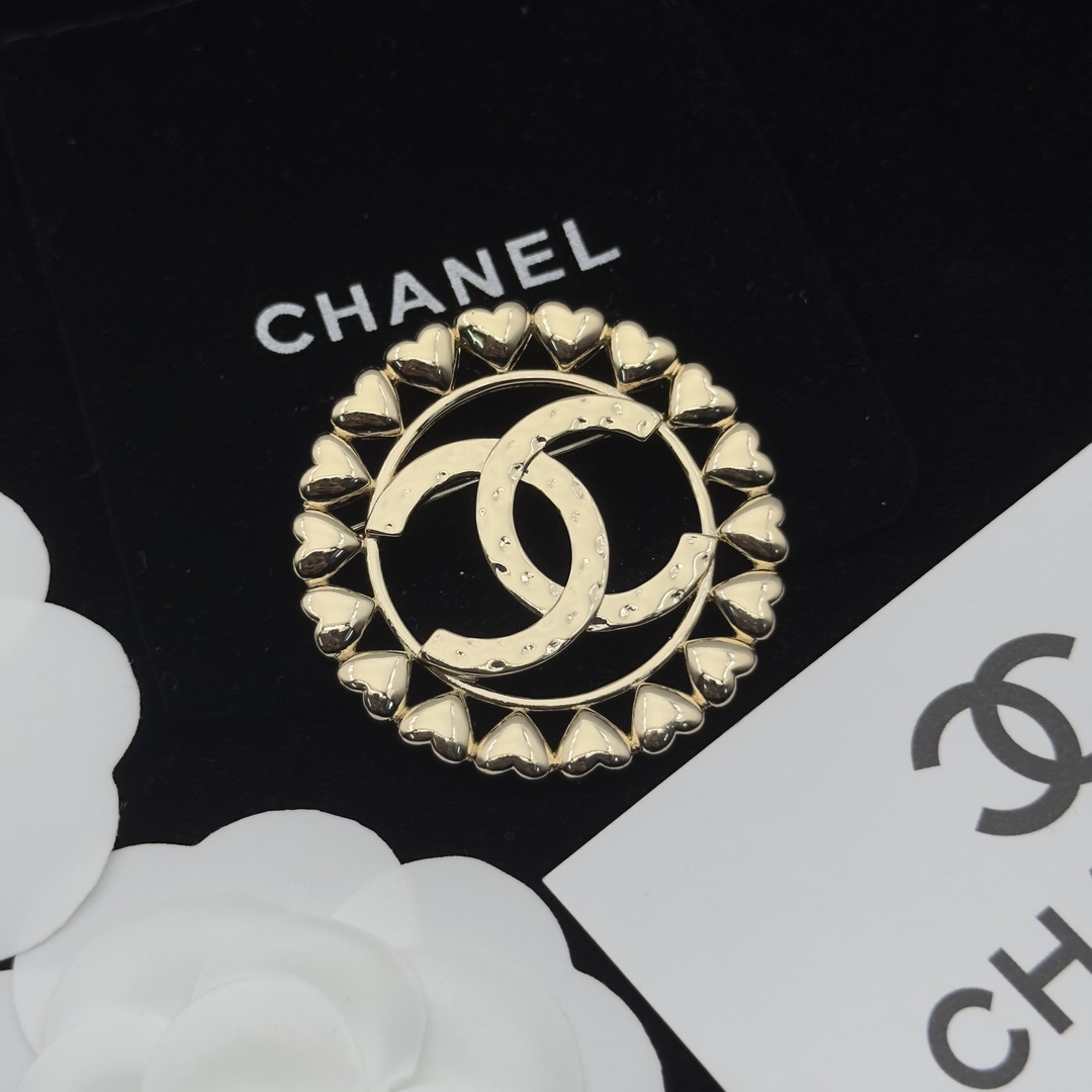 Gold-Tone Circular Jewelry Set (Brooch & Earrings) with Heart Accents