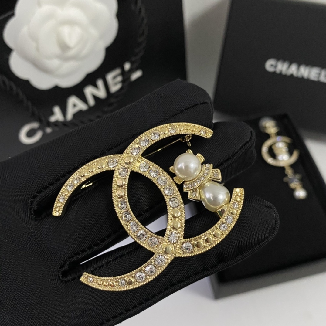 old-Toned Jewelry Set with Celestial & Pearl Motifs (Earrings, Brooch)