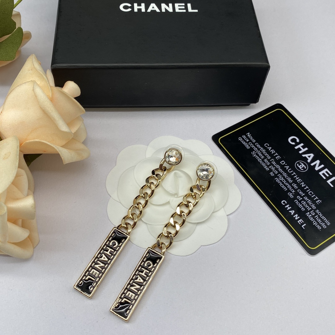 Gold-Toned Jewelry Set with Black Enamel Letter Motifs (Necklace, Earrings)