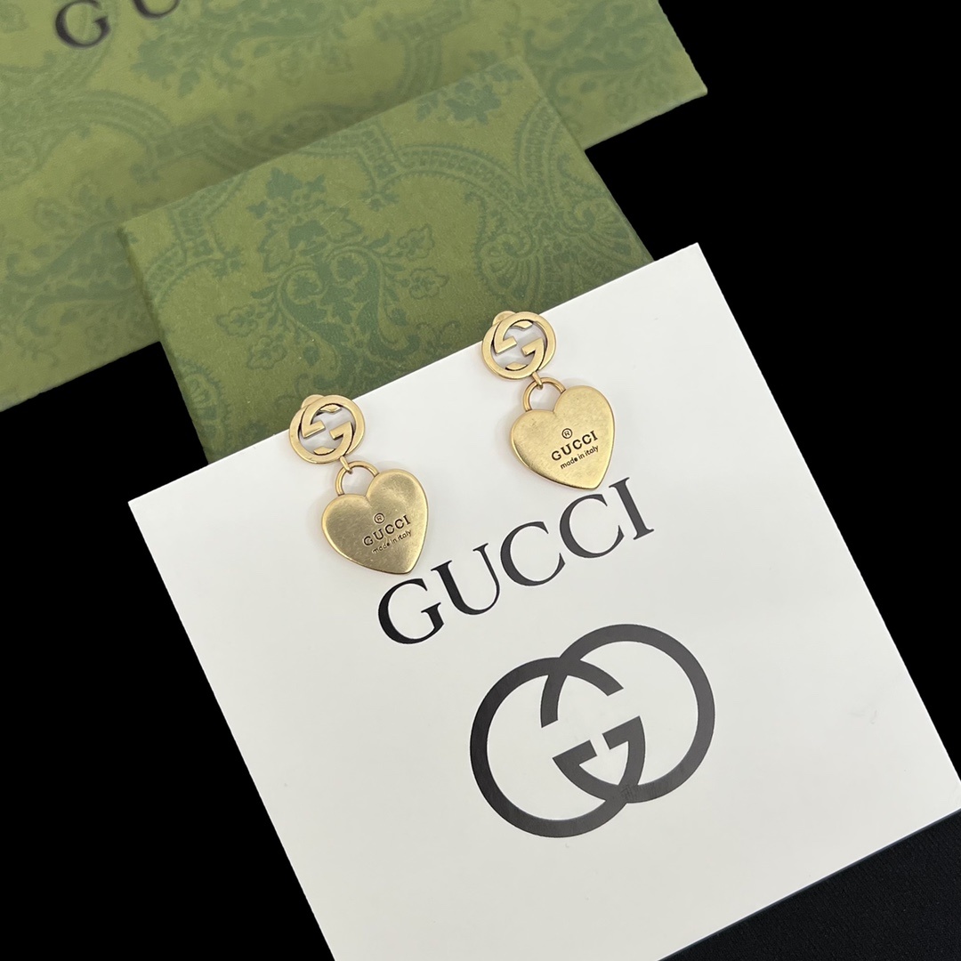 Gold-Tone Heart Motif Jewelry Set: Necklace & Earrings