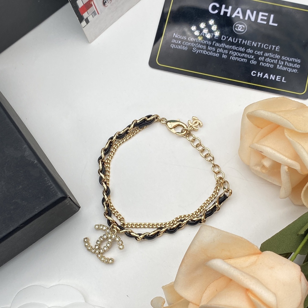 Jewelry Set with Double-Layered Black PU Leather, Pearl, Crystal, and Interlocking Detail Accents in Gold Tones