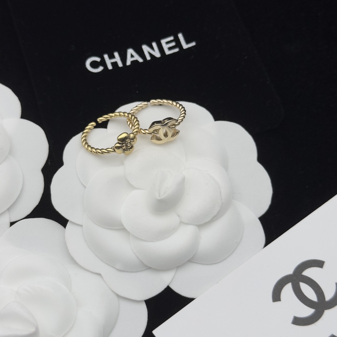 Gold-Tone Twisted Open Ring Set with Decorative Motifs