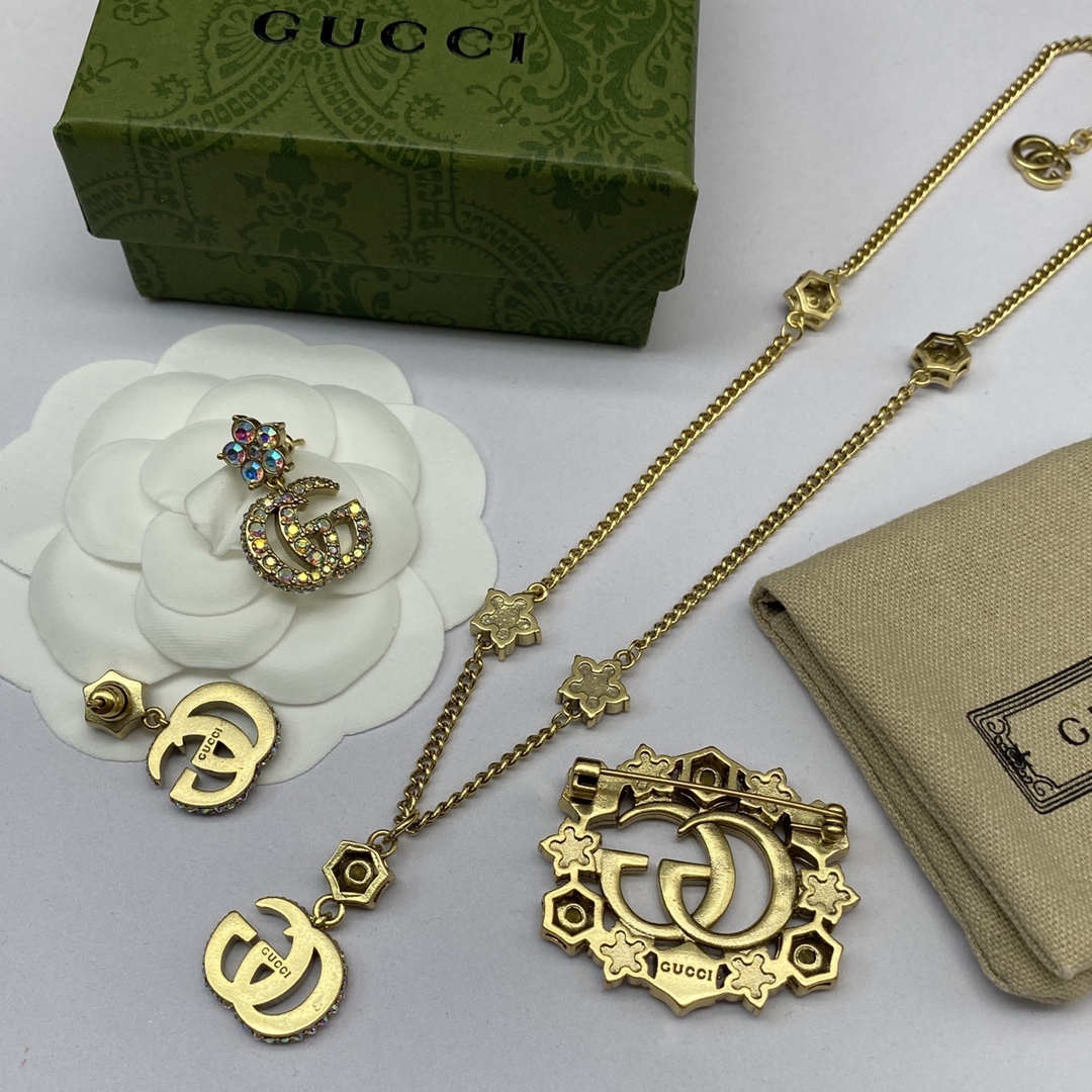 Gold-Tone Iridescent Crystal Jewelry Set: Necklace, Earrings & Brooch