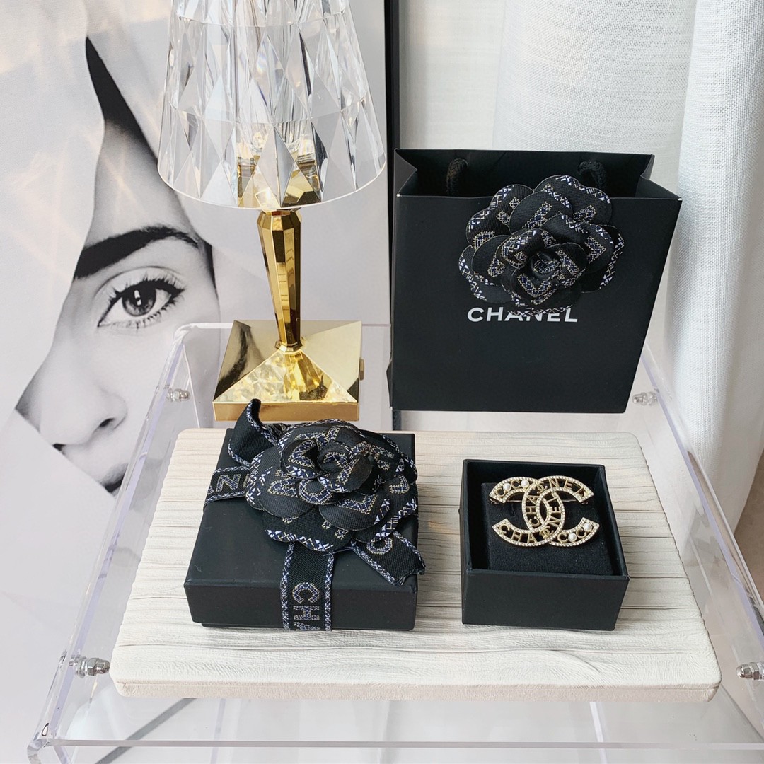 Gold-Tone Double-Loop Brooch with Lettering, Crystals and Pearls