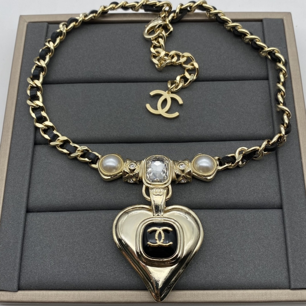 Heart Motif & Black PU Leather Jewelry Set with Pearl & Crystal Accents in Gold Tones