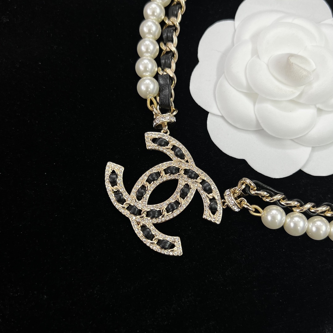 Gold-Toned Pearl & PU Leather Motif Jewelry Set (Double-Layer Necklace, Earrings, Brooch)