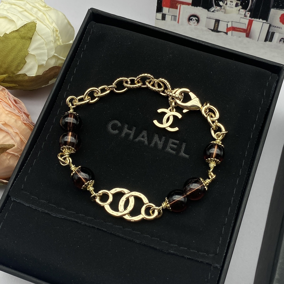 Gold-Toned Jewelry Set with Garnet-Toned Beads & Motif Accents (Necklace, Bracelet)