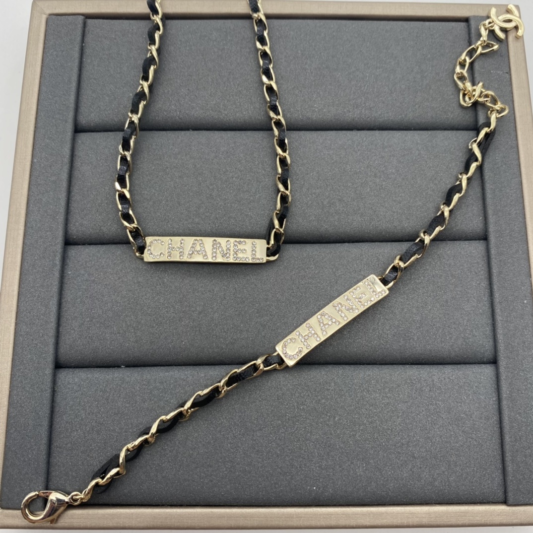  Black PU Leather & Gold-Toned Chain Jewelry Set with Letter Motifs (Necklace, Bracelet)