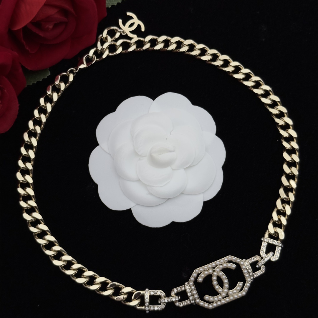 Gold-Toned Jewelry Set with Crystal-Embellished Motifs (Necklace, Bracelet, Hair Clip)