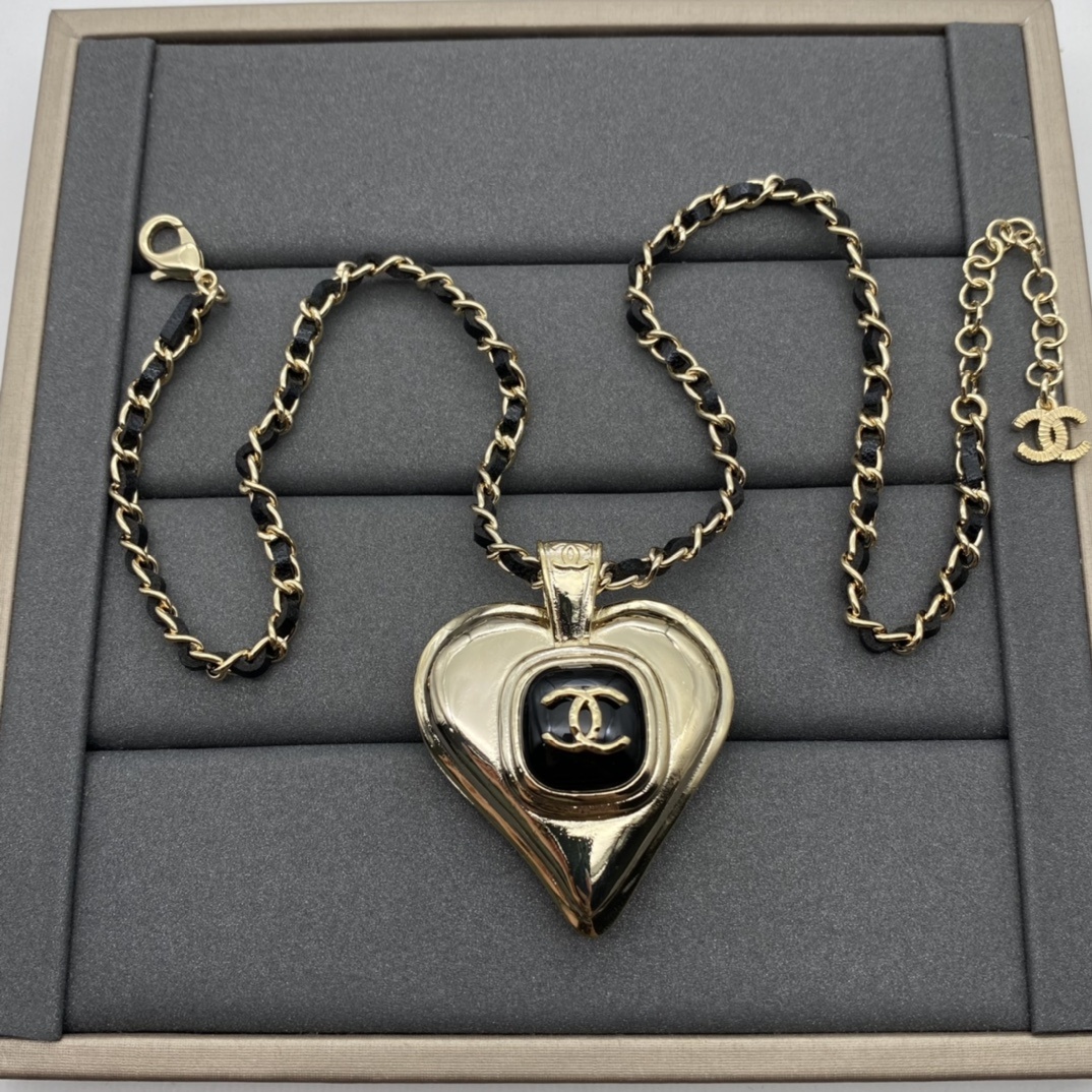 Heart Motif & Black PU Leather Jewelry Set with Pearl & Crystal Accents in Gold Tones