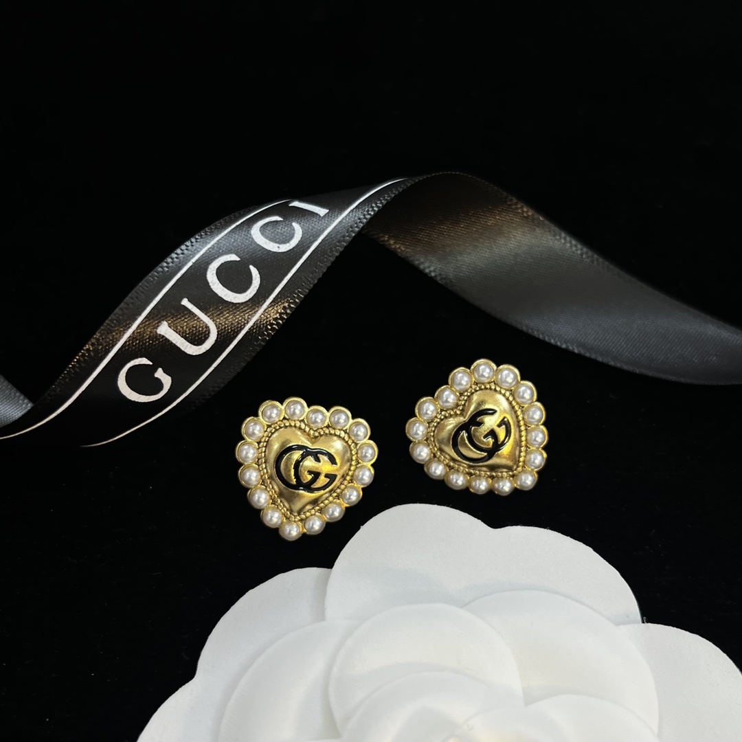 Two-Tone Pearl Heart Jewelry Set: Gold & Silver Necklaces & Earrings