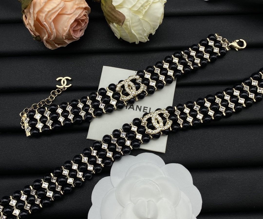 Gold-Toned Black & Crystal Motif Jewelry Set (Necklace, Bracelet)