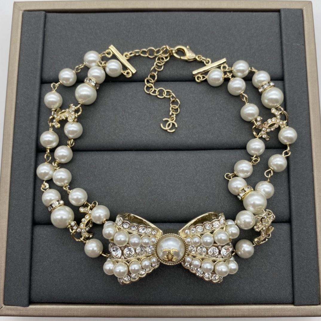 Gold-Toned Pearl & Bow-Motif Jewelry Set (Necklace, Brooch, Hair Clip, Bracelet)
