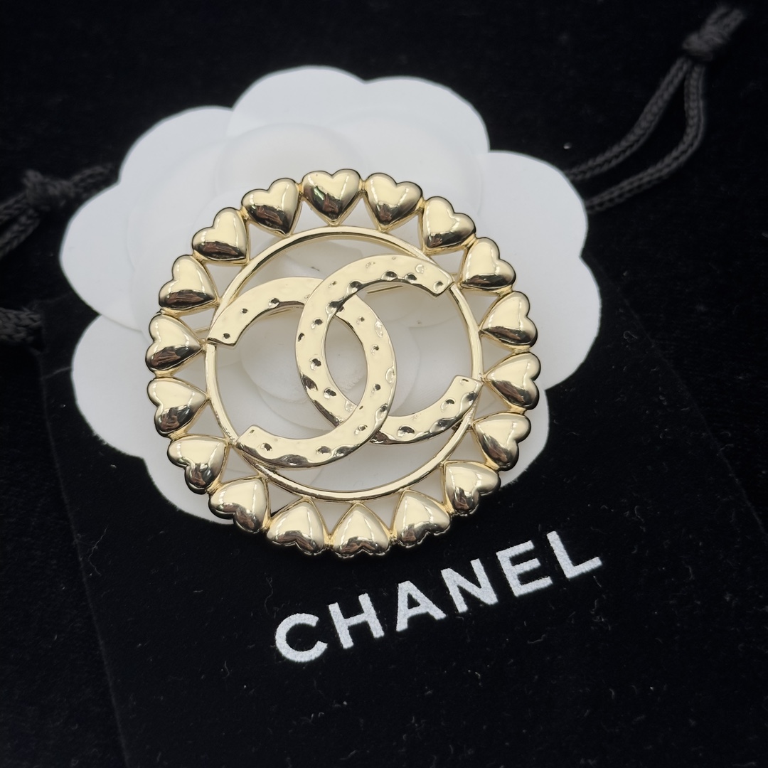 Gold-Tone Circular Jewelry Set (Brooch & Earrings) with Heart Accents