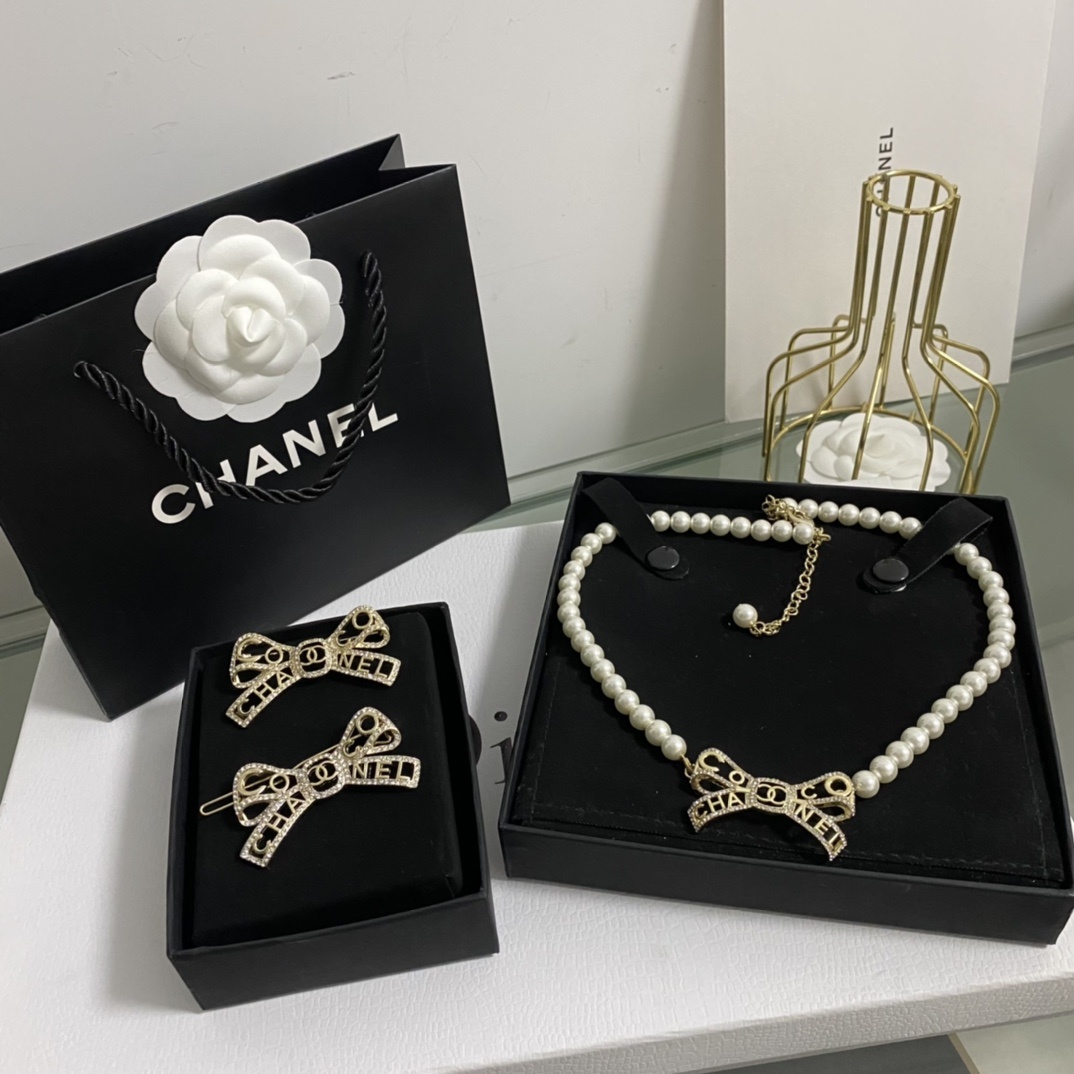 Gold-Toned & Pearl Jewelry Set with Bow & Letter Motifs (Necklace, Brooch, Hair Clip)