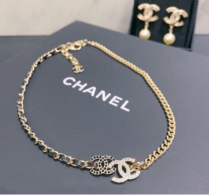 Jewelry Set with Crystal and Interlocking Detail Accents in Gold Tones