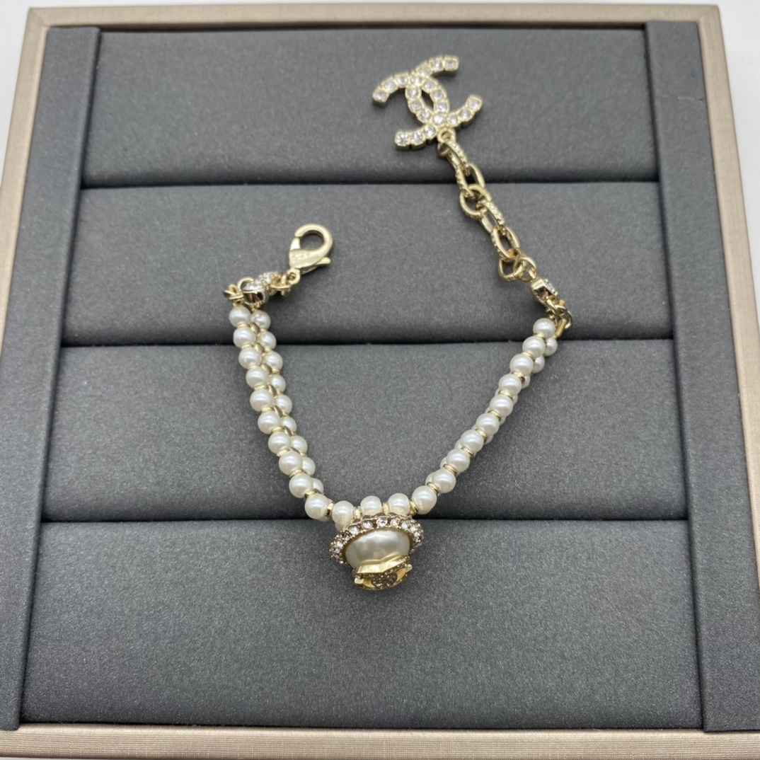 Gold-Toned Pearl & Oval Motif Jewelry Set (Necklace, Bracelet, Earrings)