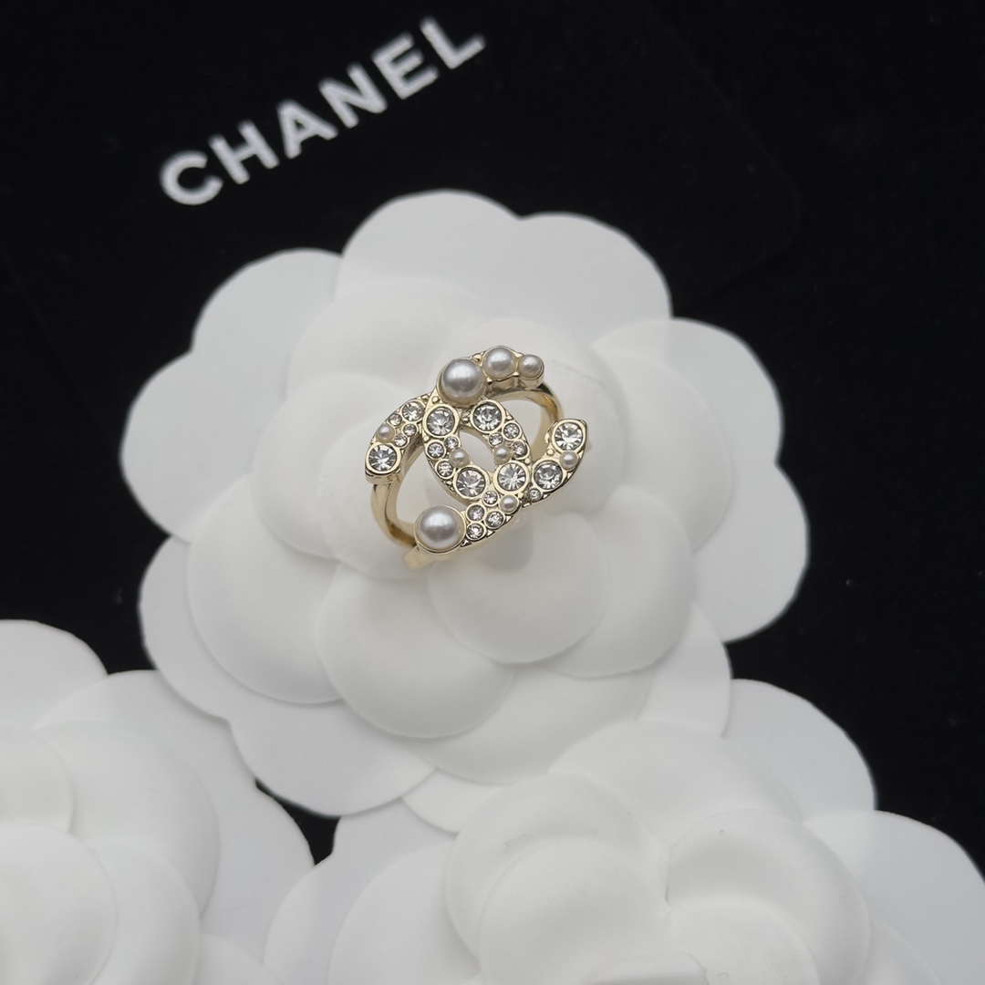 Gold-Tone Open Ring with Pearl & Crystal-Encrusted Motif