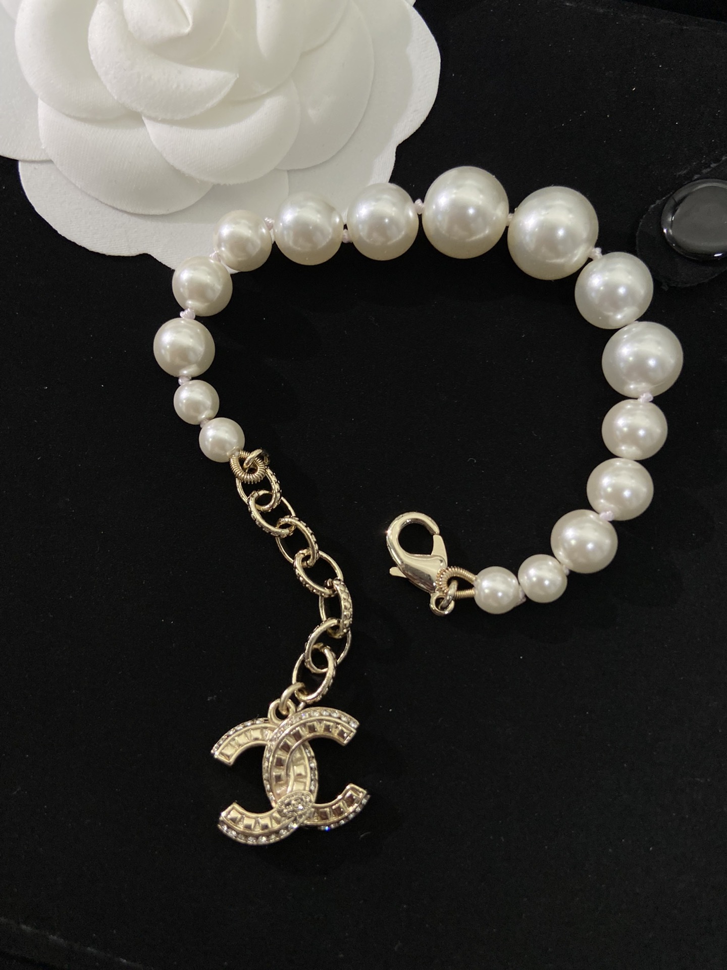 Pearl & Gold-Toned Jewelry Set with Crystal Motifs (Bracelet, 2 Earring Styles)