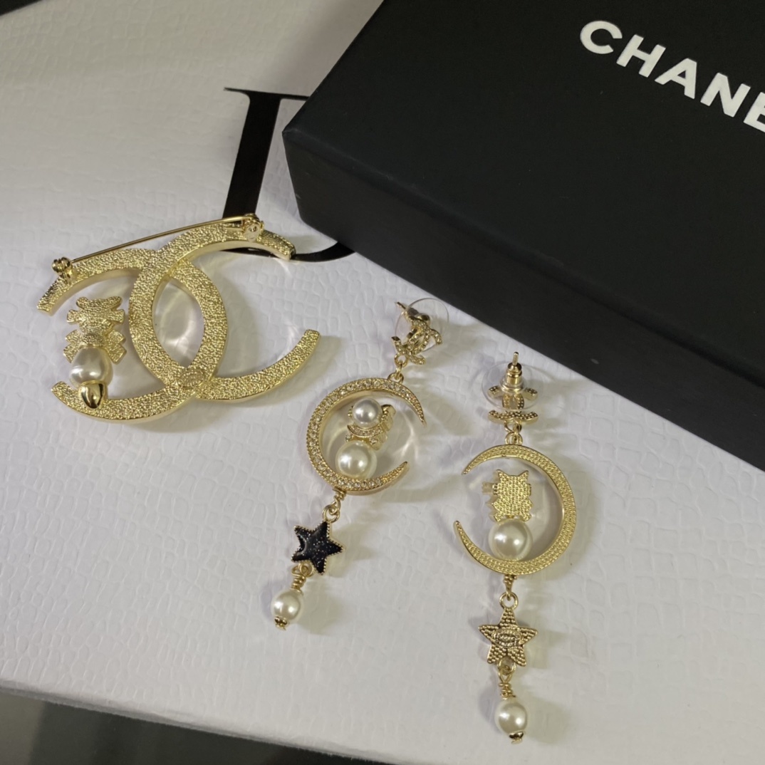 old-Toned Jewelry Set with Celestial & Pearl Motifs (Earrings, Brooch)