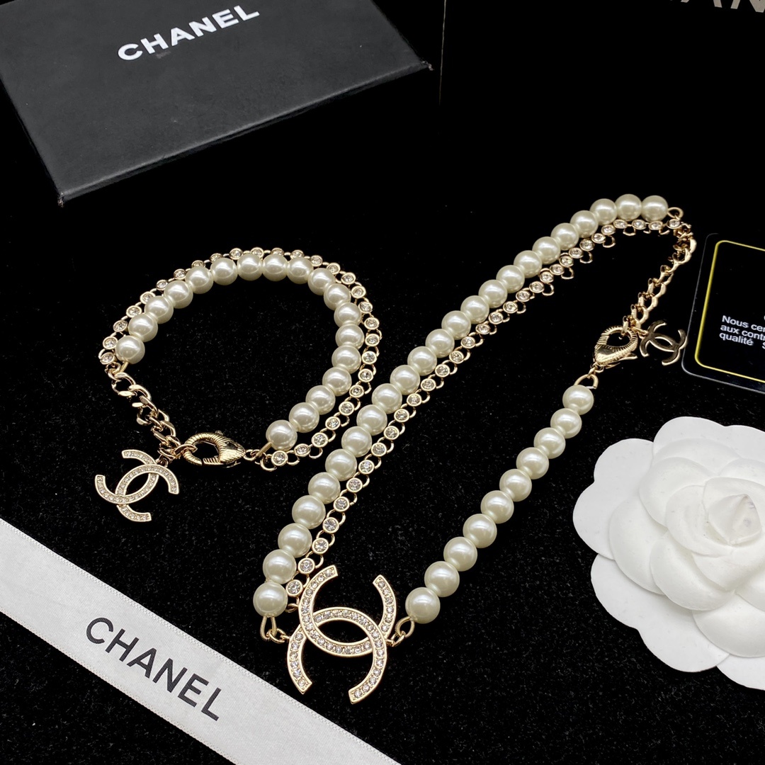 Gold-Toned Pearl & Motif Jewelry Set (Waist Chain, Necklace, Bracelet)