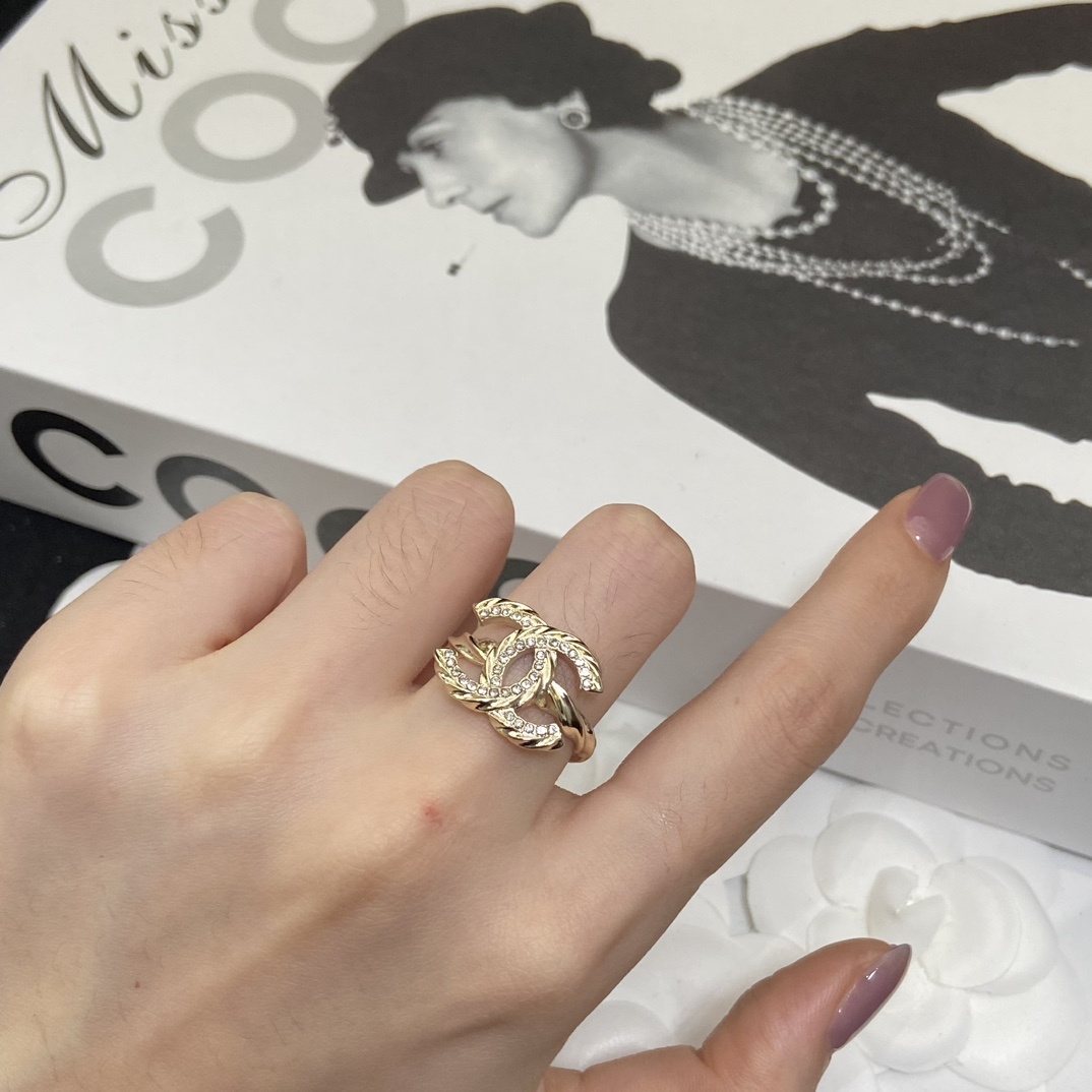 Gold-Toned Jewelry Set with Crystal-Embellished Motifs (Earrings, Brooch, Ring)