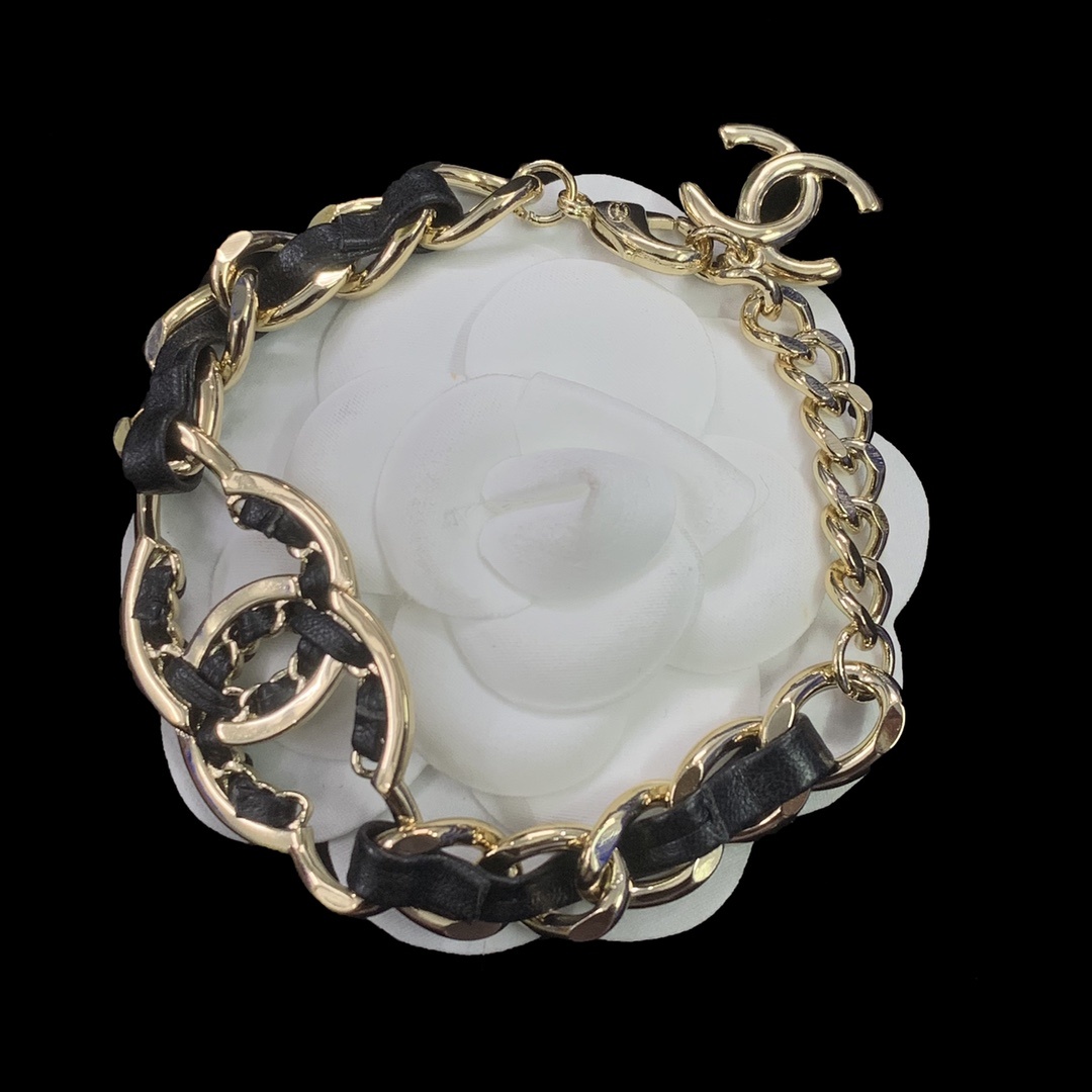 Black PU Leather & Gold-Toned Chain Jewelry Set with Interlocking Details