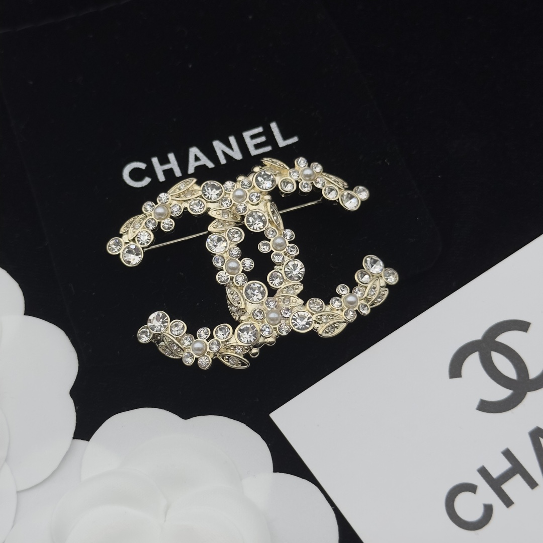 Gold-Toned Motif Brooch with Pearls & Crystals