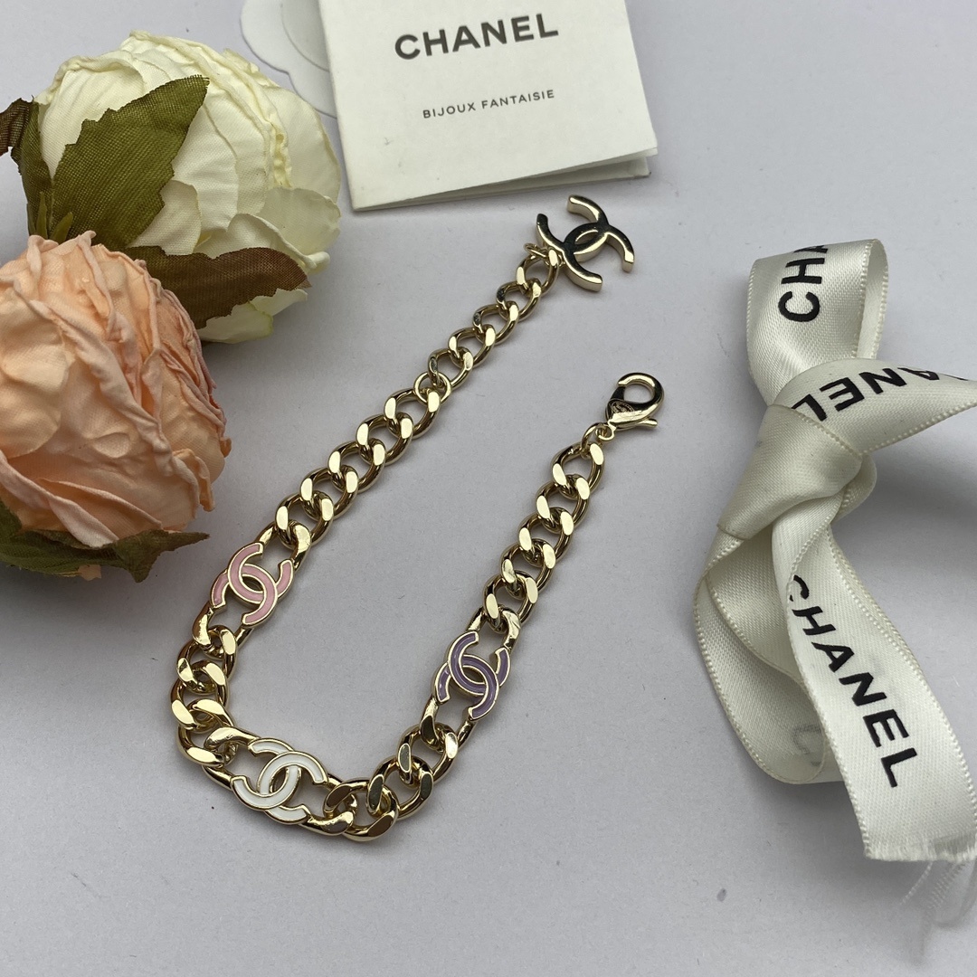 Gold-Toned Chain Jewelry Set with Multi-Color Enamel Letter Motifs