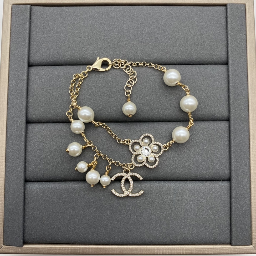 Gold-Toned Double-Layer Pearl & Crystal Jewelry Set (Necklace, Bracelet)